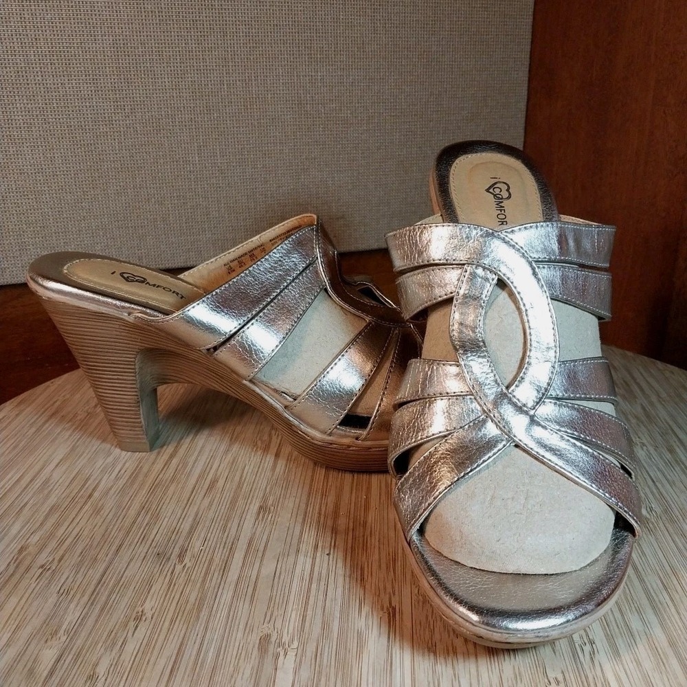 i Love Comfort Sandals Womens 8.5M Mule Slip On Casual Comfort Wedge Heels Gold
